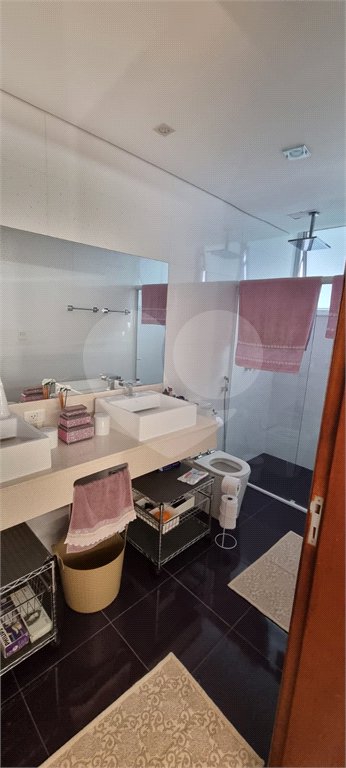 Casa à venda com 5 quartos, sendo 2 suítes, no condomínio Swiss Park, São Bernardo do Campo - SP