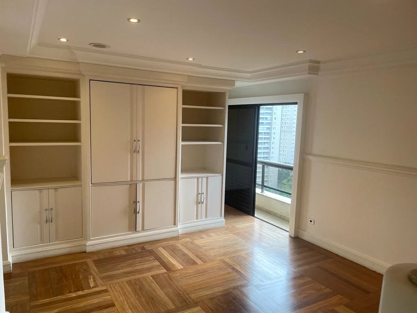 Apartamento à venda com 4 suítes em Vila Suzana, São Paulo, SP