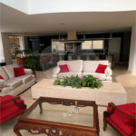 Casa à venda com 4 suítes no condomínio Villaggio Houda, São Paulo - SP