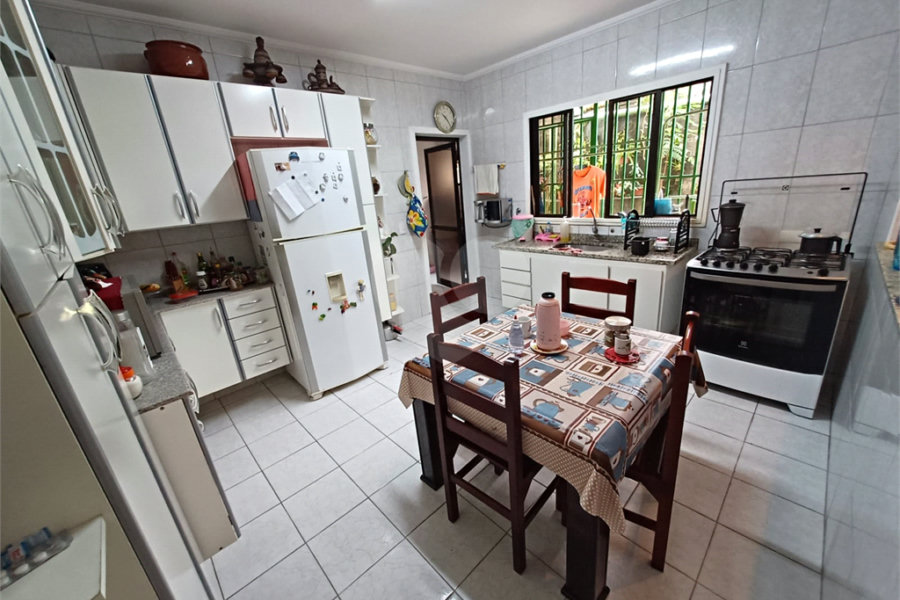 Sobrado à venda com 4 quartos, sendo 1 suíte, em Perdizes, São Paulo, SP