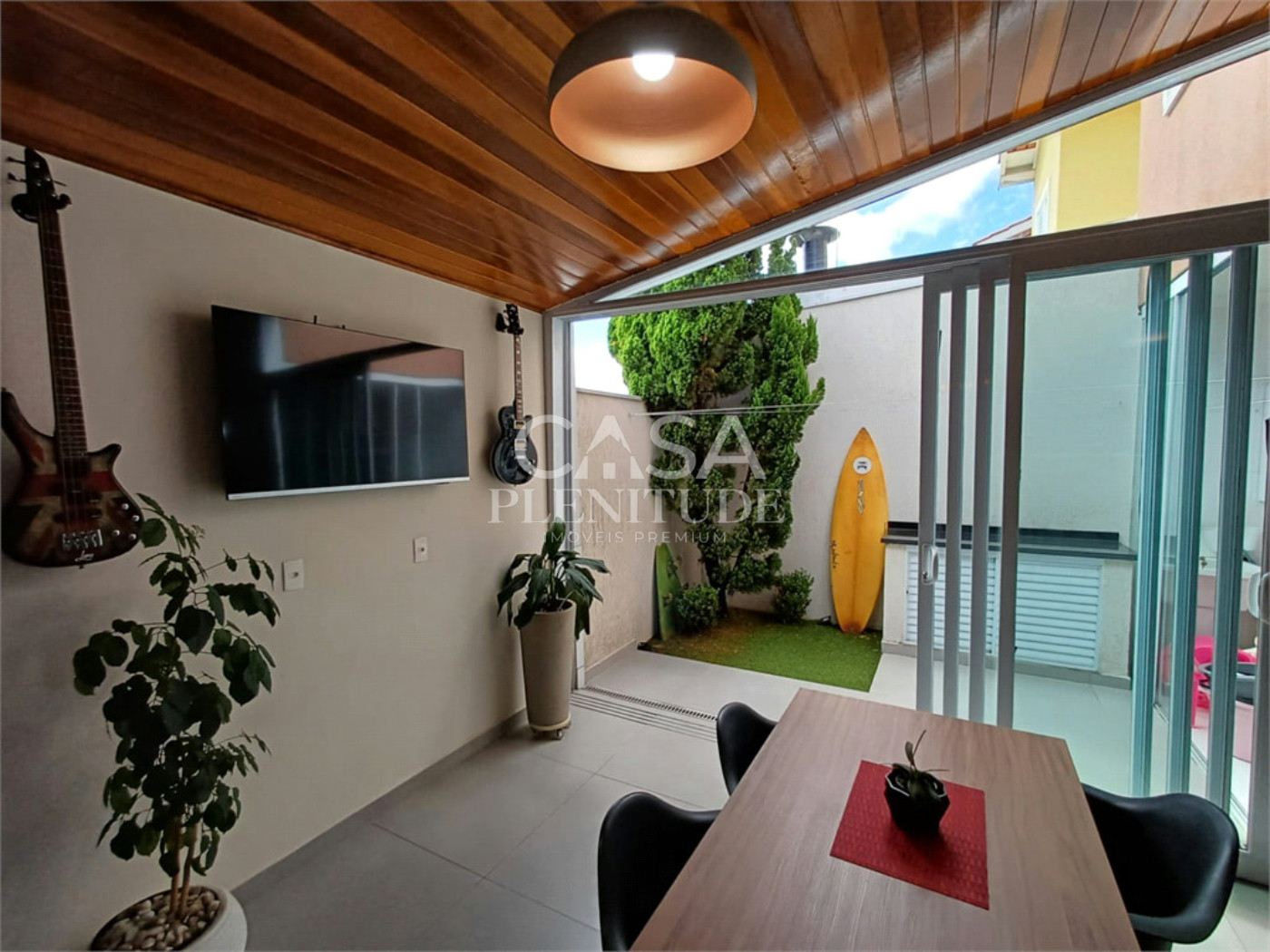 Casa em condomínio à venda com 3 quartos, sendo 1 suíte, em Vila Haro, Sorocaba, SP