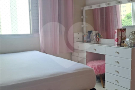 Apartamento à venda com 3 quartos, sendo 1 suíte,  em Vila Olímpia, São Paulo, SP