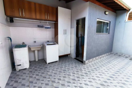 Sobrado à venda com 3 quartos, sendo 1 suíte,  em Vila Nova Aparecida, Mogi das Cruzes, SP