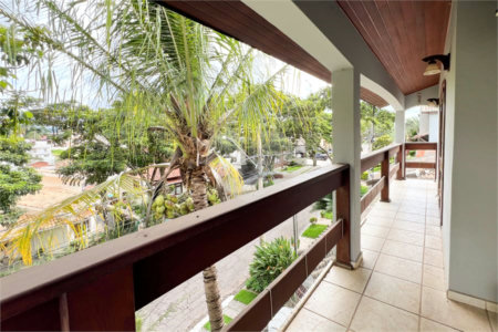 Casa à venda com 4 quartos, sendo 2 suítes,  no condomínio Villaggio Capriccio, Louveira - SP