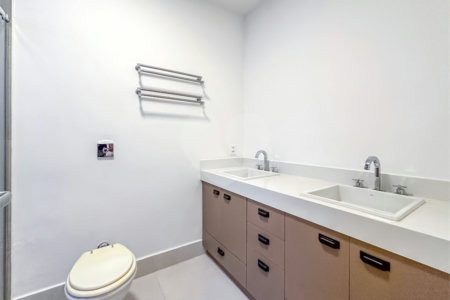 Casa à venda com 4 quartos, sendo 3 suítes, no condomínio Village Place, São Paulo - SP