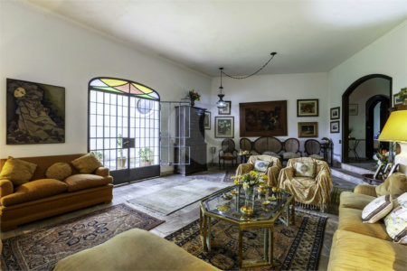 Casa à venda ou para alugar com 4 quartos, sendo 2 suítes, em Jardim Leonor, São Paulo, SP