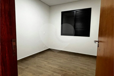 Casa à venda com 3 quartos, sendo 1 suíte, no condomínio Village Moutonnée, Salto - SP