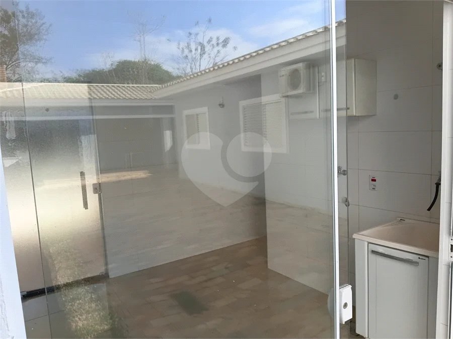 Casa à venda com 3 quartos, sendo 1 suíte,  no condomínio Residencial Eldorado, São Carlos - SP