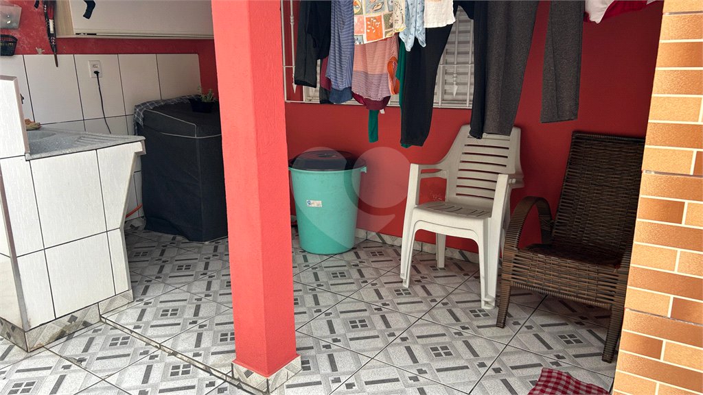 Sobrado à venda com 3 quartos, sendo 2 suítes,  em Vila Lúcia, Poá, SP