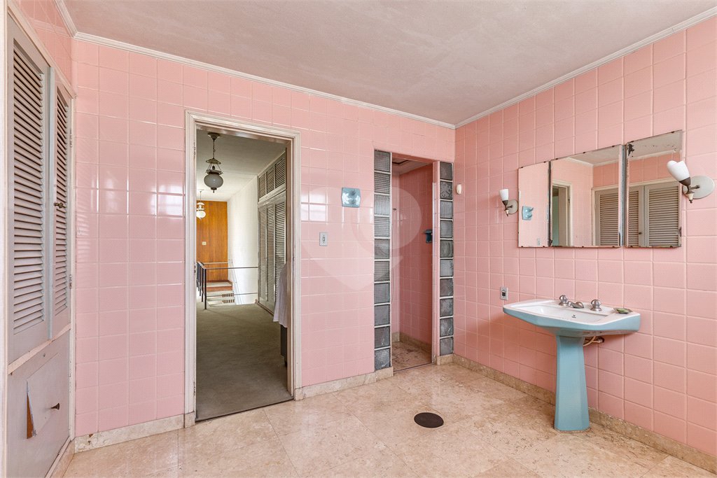 Sobrado à venda com 5 quartos, sendo 2 suítes, em Brooklin, São Paulo, SP