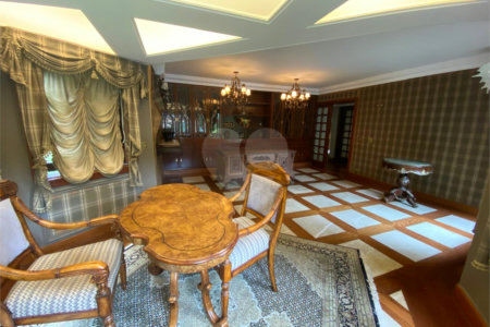 Casa à venda ou para alugar com 5 quartos, sendo 3 suítes,  em Fazenda Morumbi, São Paulo, SP