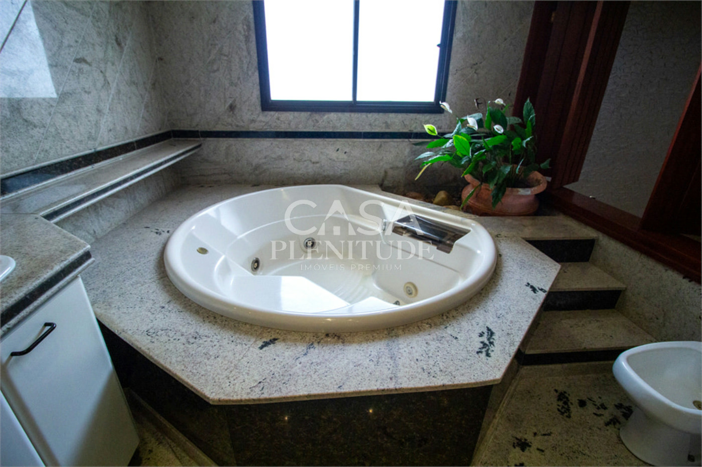 Apartamento à venda com 4 suítes no Centro, Sorocaba, SP