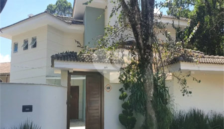 Casa à venda com 3 suítes no condomínio Parque Imperial da Cantareira, Mairiporã - SP