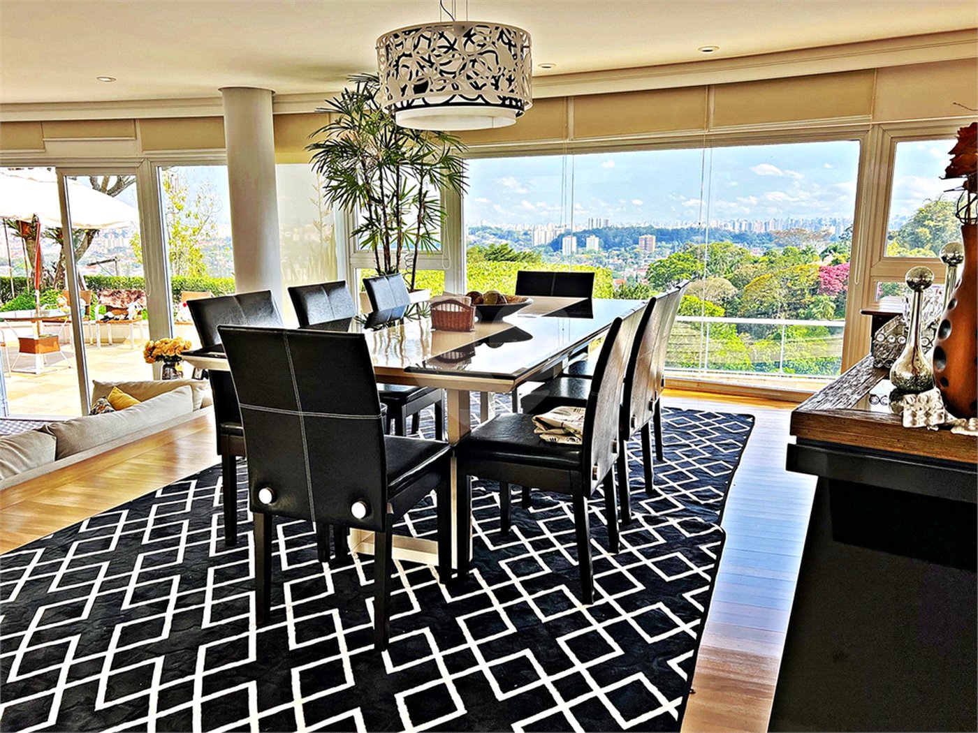 Casa à venda com 4 suítes no condomínio Residencial Jd. Ibiratiba, São Paulo - SP