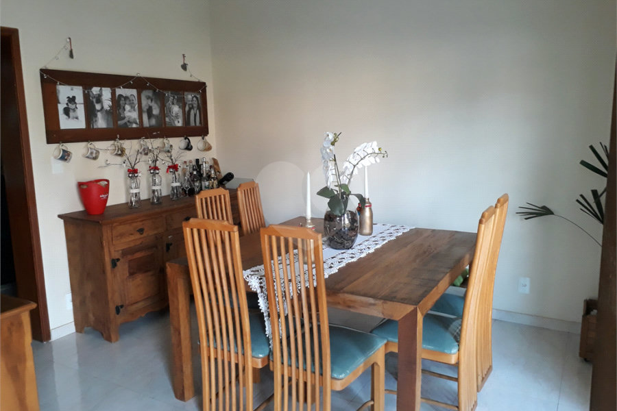 Sobrado à venda com 3 quartos, sendo 1 suíte, em Tremembé, São Paulo, SP