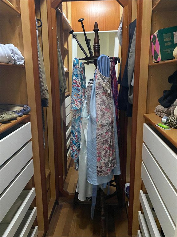 Apartamento à venda com 4 quartos, sendo 3 suítes, em Vila Morumbi, São Paulo, SP