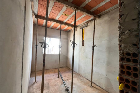 Casa à venda com 2 quartos, sendo 1 suíte,  no condomínio Tivolli, Itapetininga - SP