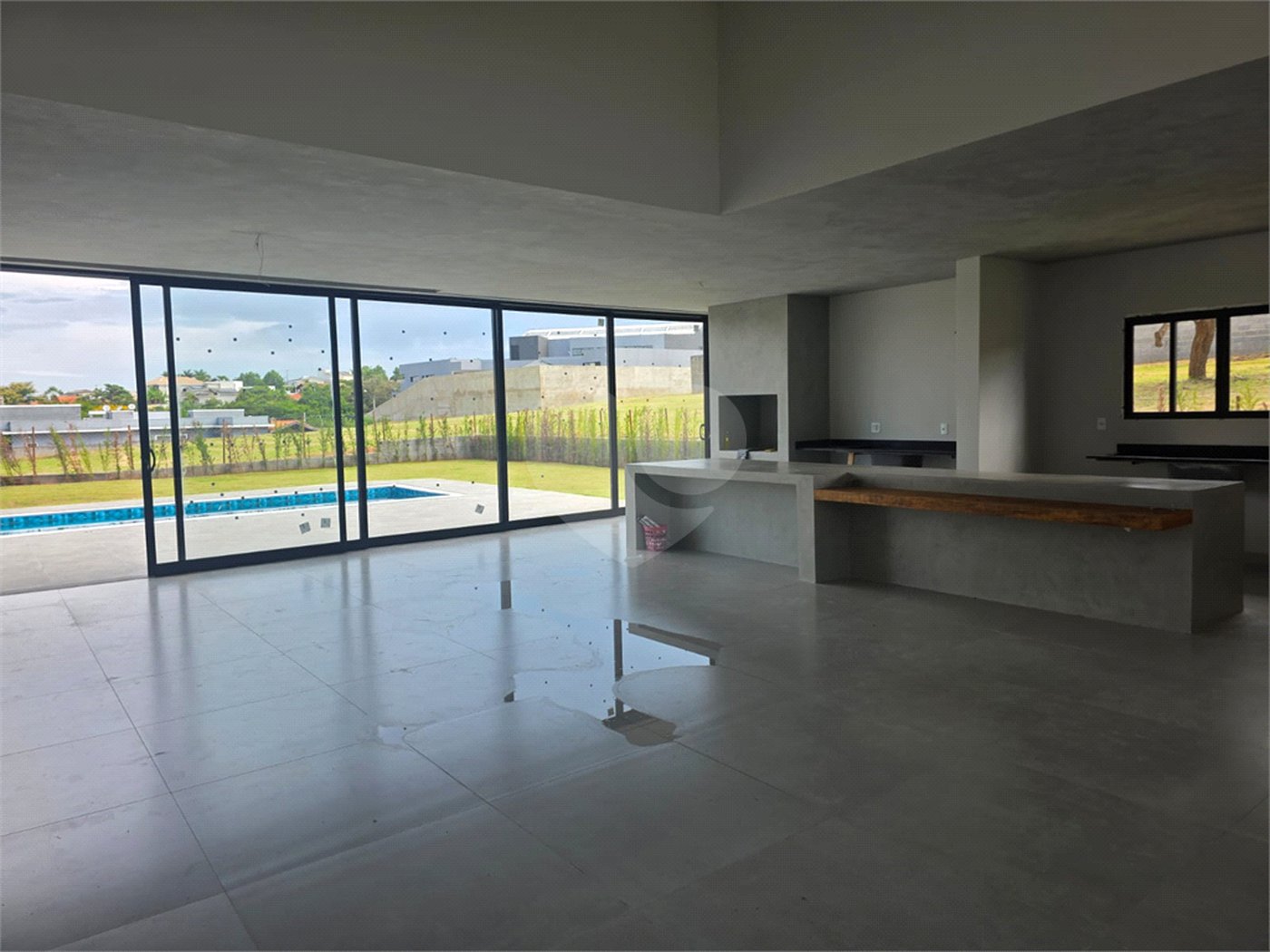 Casa à venda com 3 suítes no condomínio Village Ipanema 2, Araçoiaba da Serra - SP