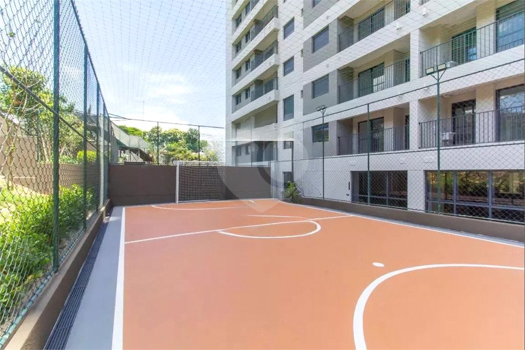 Apartamento à venda com 3 quartos, sendo 1 suíte, em Vila Anastácio, São Paulo, SP