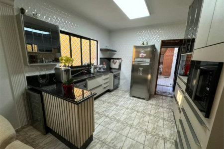Sobrado à venda com 3 quartos, sendo 1 suíte, em Vila Califórnia, São Paulo, SP