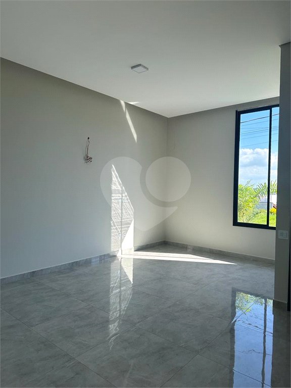 Casa à venda com 3 quartos, sendo 1 suíte, no condomínio Lagos D´icaraí, Salto - SP