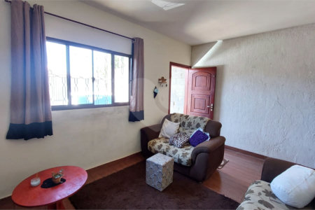 Casa à venda com 2 quartos em Residencial Hípica Jaguari, Bragança Paulista, SP
