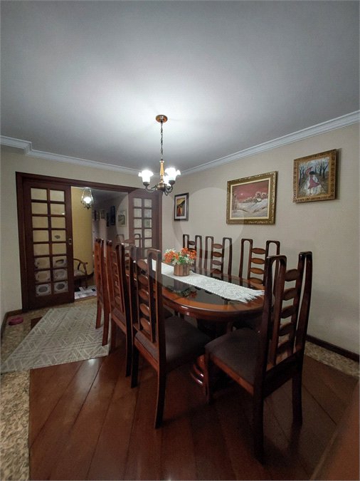 Casa à venda com 3 suítes em Vila Pereira Barreto, São Paulo, SP