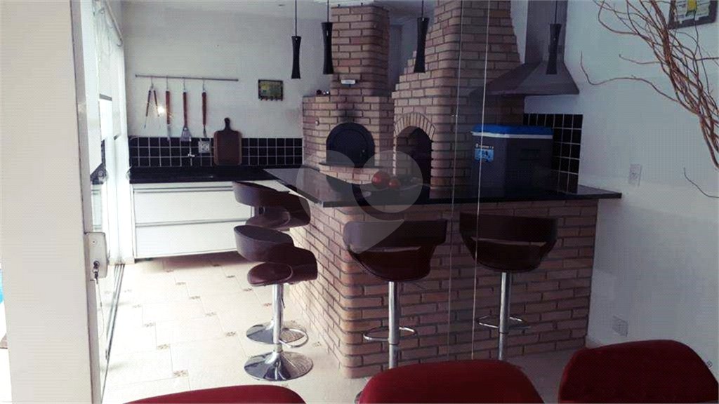 Casa à venda com 4 quartos, sendo 2 suítes, no condomínio Cond Residencial Villagio da Serra, São Paulo - SP