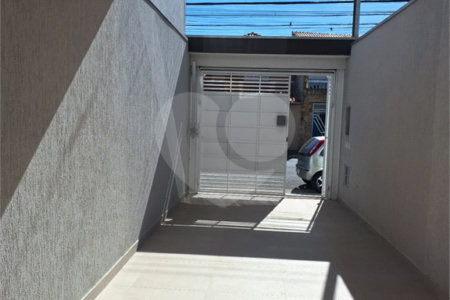 Sobrado à venda com 3 quartos, sendo 1 suíte,  em Parque Boturussu, São Paulo, SP