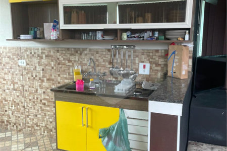 Sobrado à venda com 2 quartos, sendo 1 suíte, em Estância Balneária Hawai, Caraguatatuba, SP