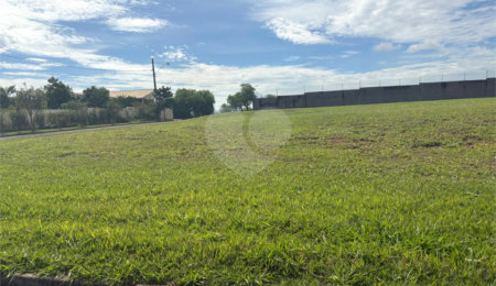 Terreno à venda no condomínio Village Saint Charbel, Araçoiaba da Serra - SP