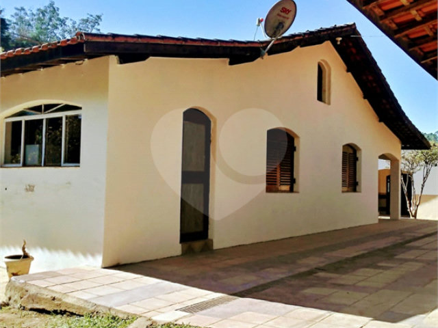 Chácara à venda com 4 quartos em Pirucaia, Mairiporã, SP