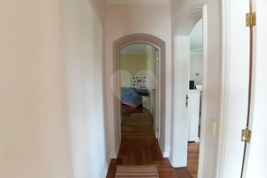 Sobrado à venda com 5 quartos, sendo 3 suítes,  em Jardim São Bento, São Paulo, SP