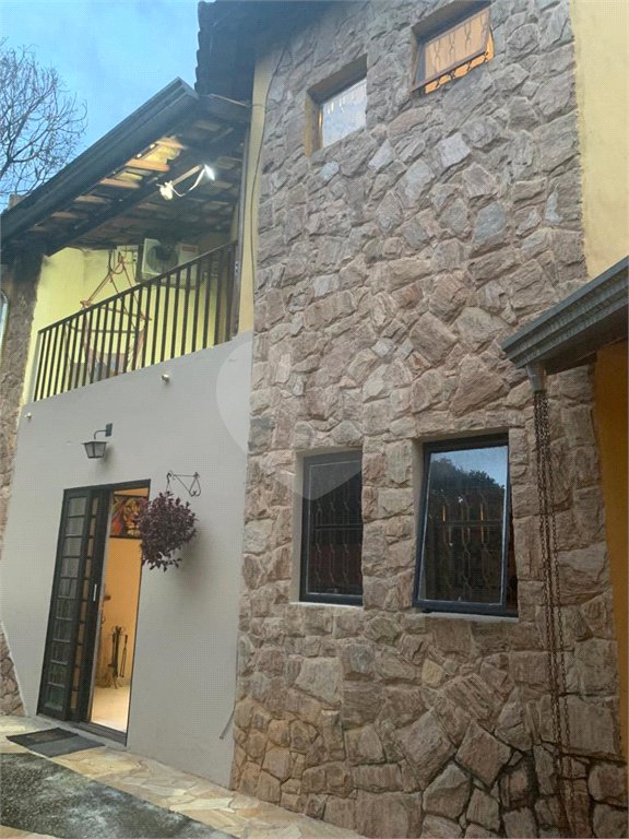 Casa à venda com 4 quartos, sendo 1 suíte, em Loteamento Shangrilá, Valinhos, SP