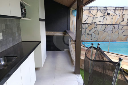 Casa à venda com 3 quartos, sendo 1 suíte, no condomínio Paraíso Classe A, Rio de Janeiro - RJ