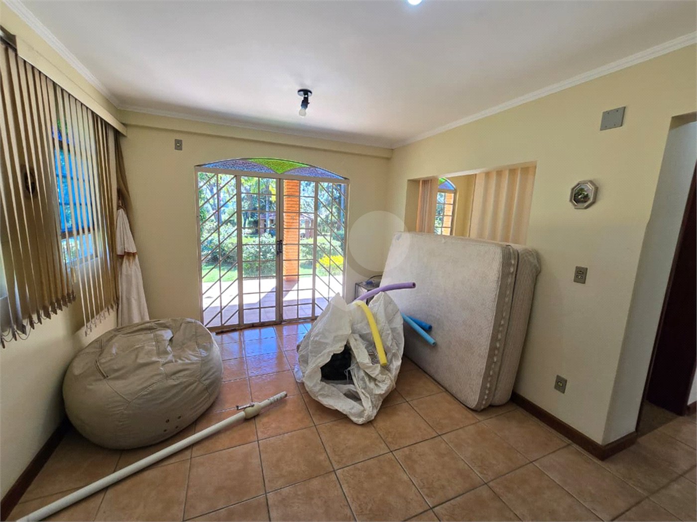 Chácara à venda com 4 quartos, sendo 1 suíte, em Cercadinho, Alambari, SP