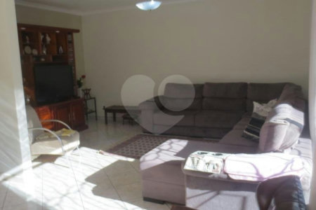 Sobrado à venda com 4 quartos, sendo 1 suíte, em Cambuci, São Paulo, SP