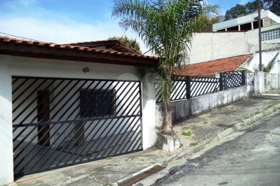 Sobrado à venda com 3 quartos, sendo 1 suíte, em Tremembé, São Paulo, SP