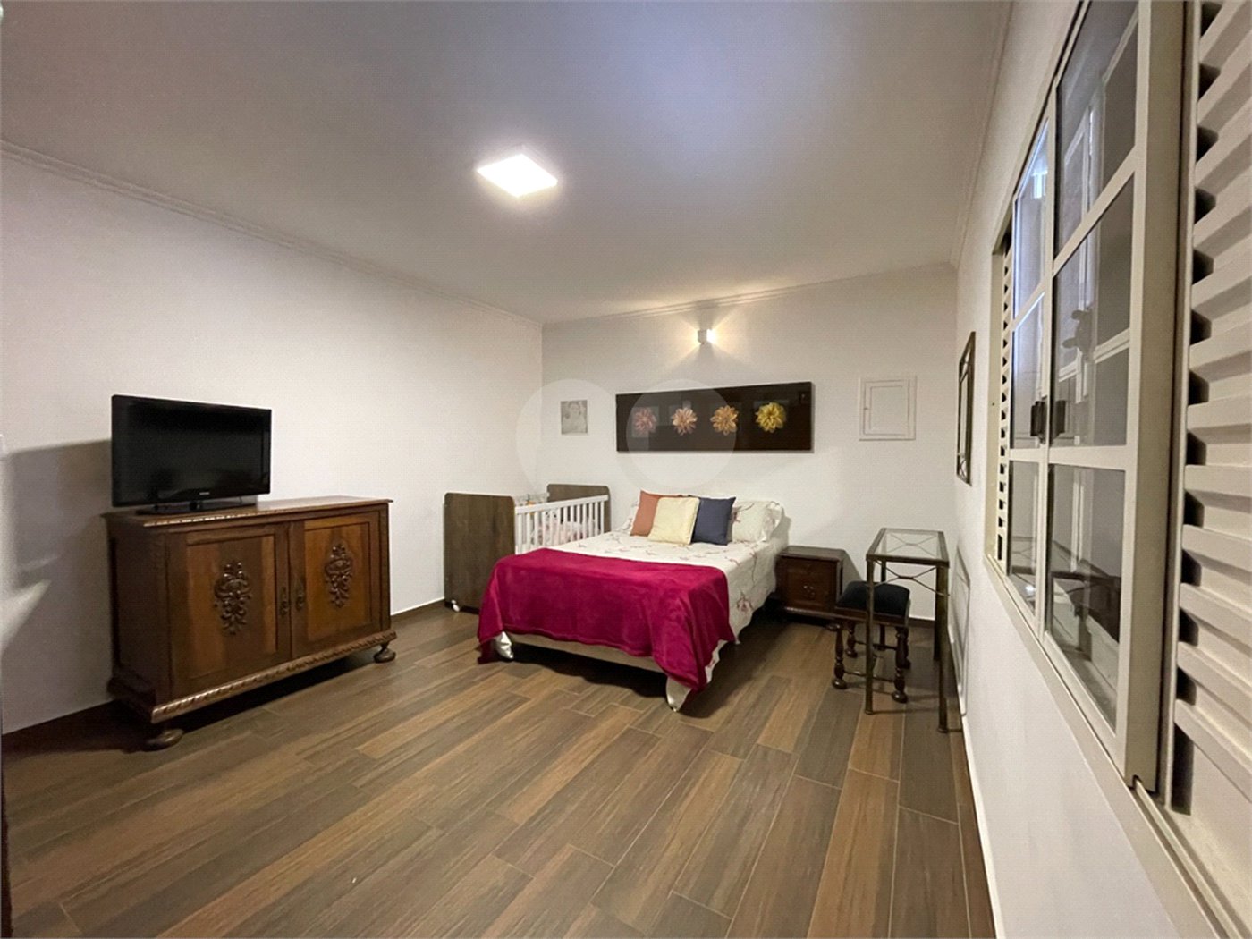 Sobrado à venda com 5 quartos, sendo 1 suíte, em Alto da Boa Vista, São Paulo, SP