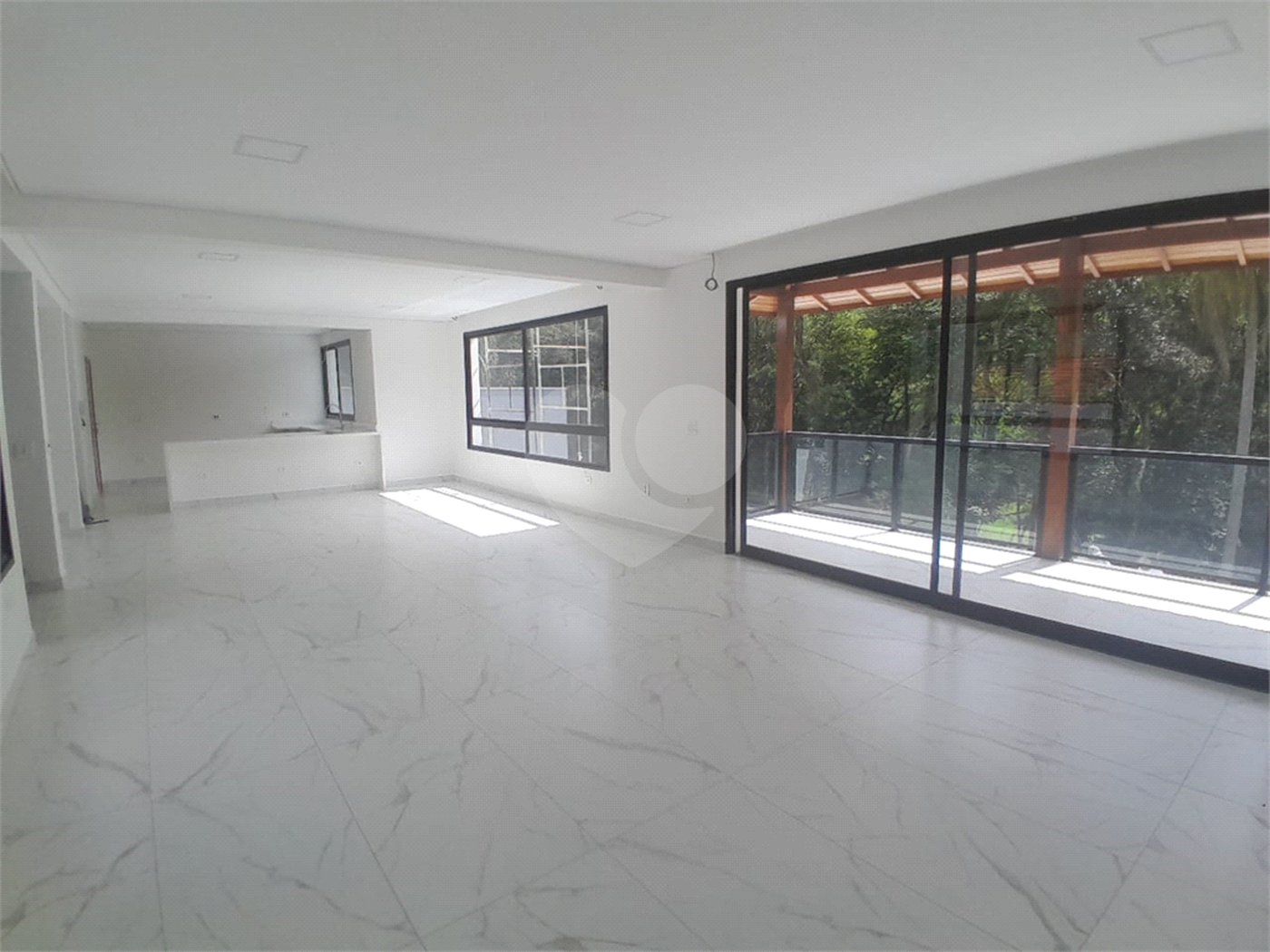 Casa à venda ou para alugar com 3 suítes no condomínio Sausalito, Mairiporã - SP