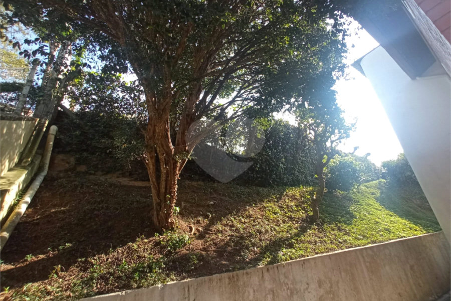 Casa à venda com 4 quartos, sendo 1 suíte, no condomínio Alpes da Cantareira, Mairiporã - SP
