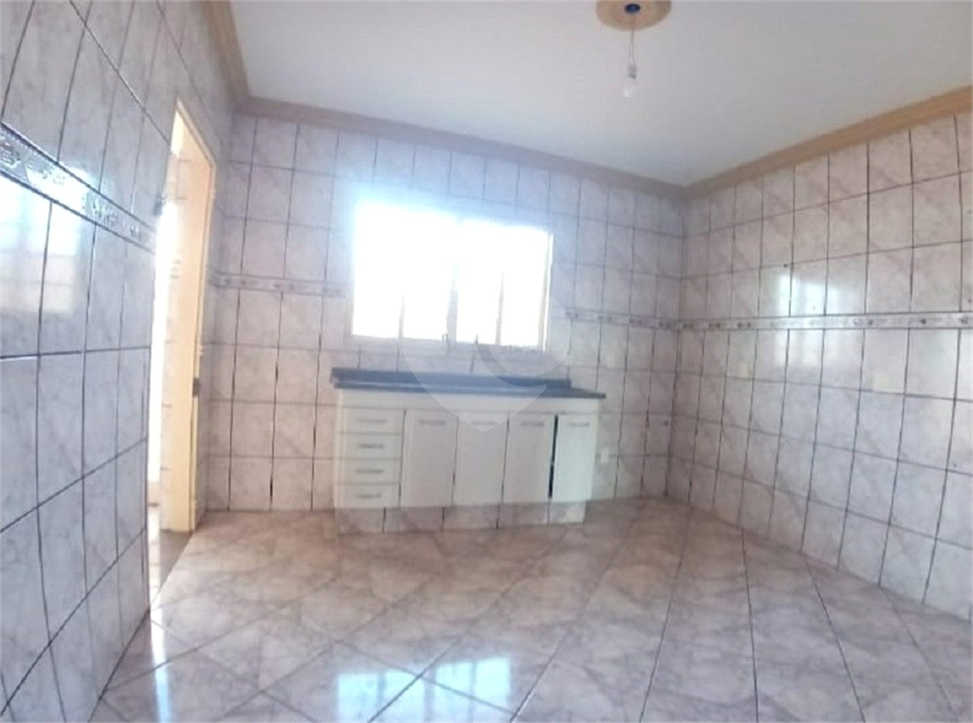 Sobrado à venda com 4 quartos, em Residencial Itamarati
