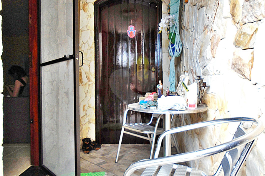 Casa à venda com 3 quartos, sendo 1 suíte, no condomínio Praça Doutor José Augusto César,8, São Paulo - SP