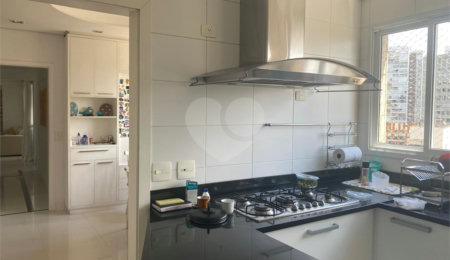 Apartamento à venda com 4 suítes em Vila Suzana, São Paulo, SP
