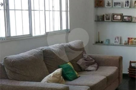 Casa à venda com 3 quartos, sendo 1 suíte, em Vila Mariana, São Paulo, SP