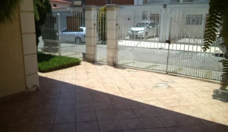 Casa à venda com 4 quartos, sendo 2 suítes,  em Jardim Trussardi, São Paulo, SP