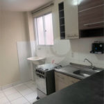APARTAMENTO NO TÉRREO com Quintal.