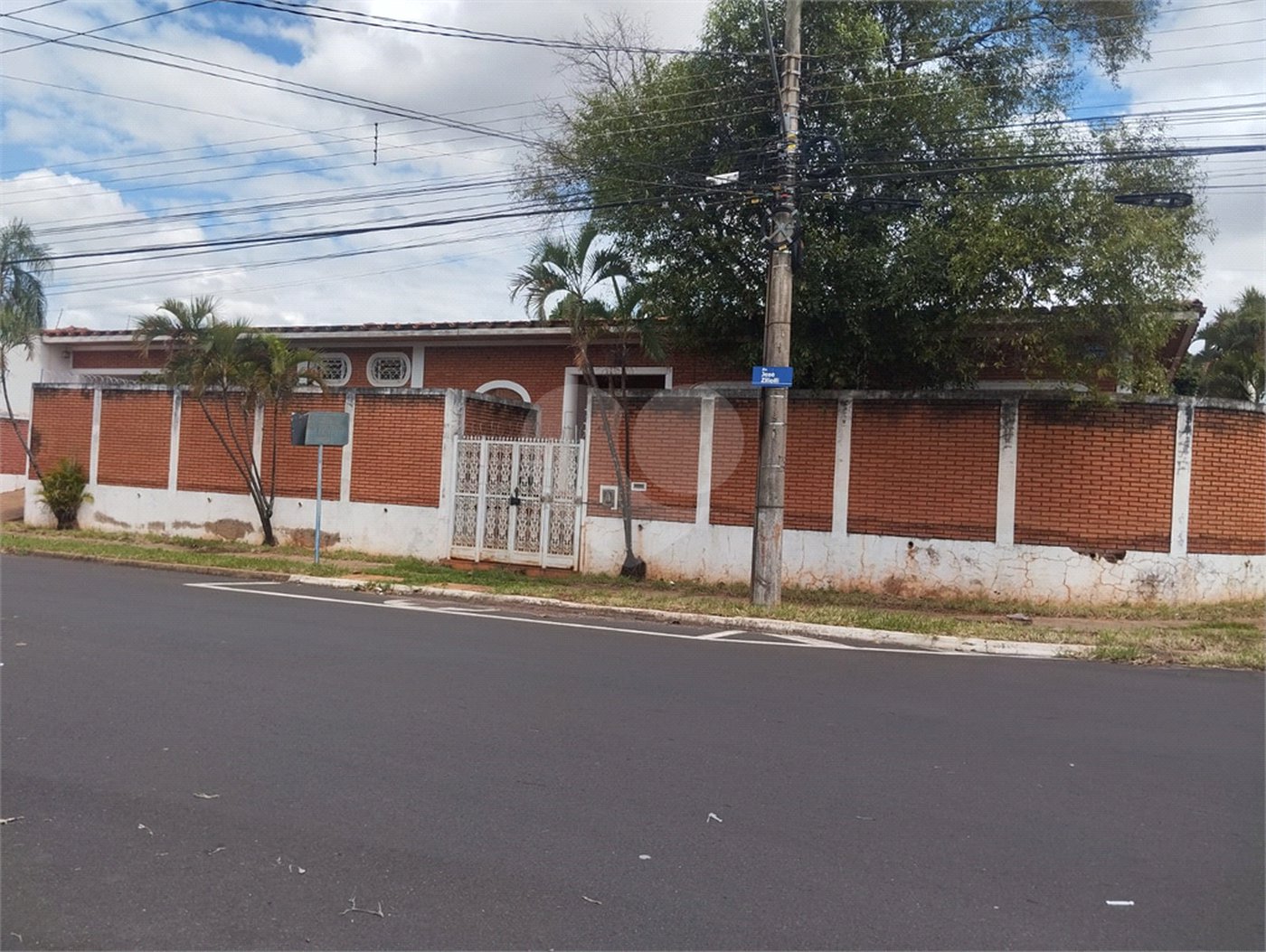 Casa à venda com 5 quartos, sendo 3 suítes, em Vila Sedenho, Araraquara, SP