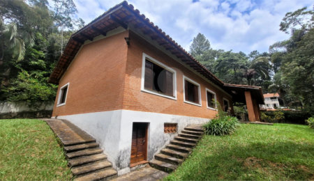 Casa Térrea à venda com 4 quartos, sendo 1 suíte,  em Serra da Cantareira, Mairiporã, SP