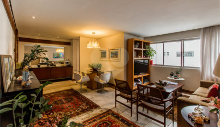 Apartamento à venda com 3 quartos, sendo 1 suíte,  em Santo Amaro, São Paulo, SP